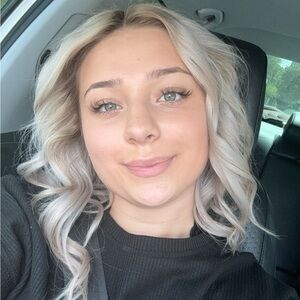 Meet your Posher, Zoie